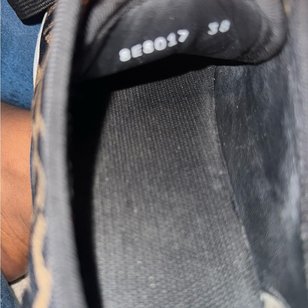 Fendi sneakers good condition - Picture 4 of 5
